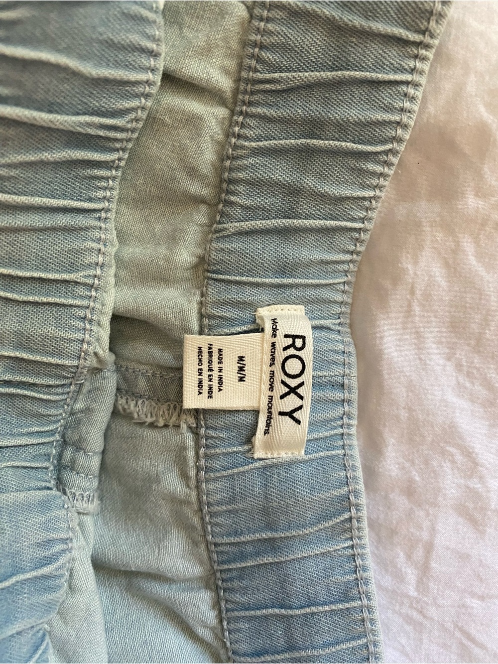 Medium Roxy Jean Shorts - Picture 3 of 3